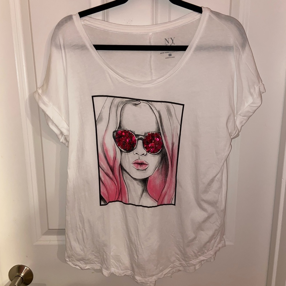 🛑 NY&CO medium T-shirt sequin sunglasses